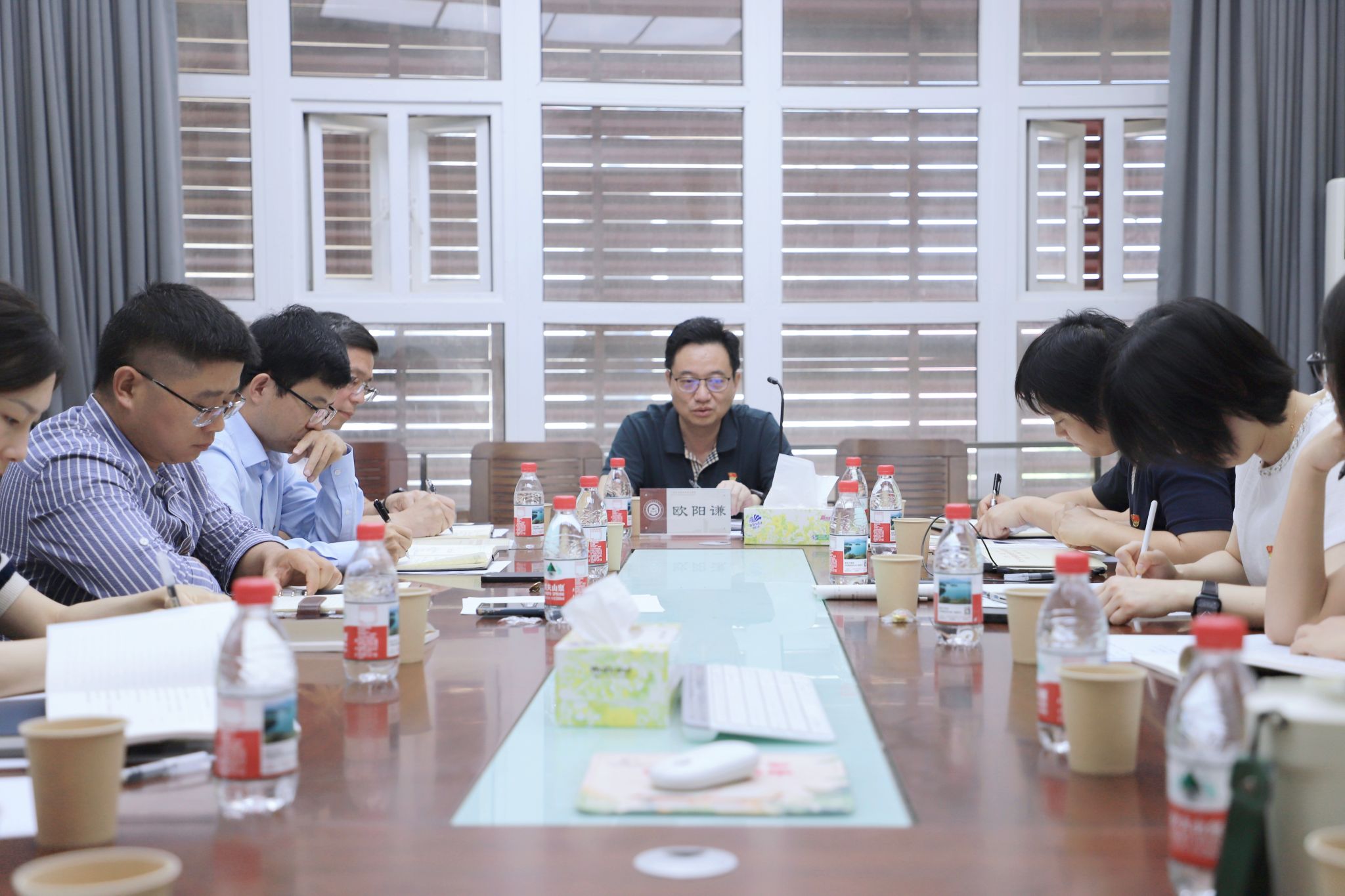 筑牢作风建设根基 全力推动学院高质量发展——校党委书记欧阳谦参加69成人网
党委深入贯彻中央八项规定精神学习教育读书班暨理论学习中心组（扩大）学习会